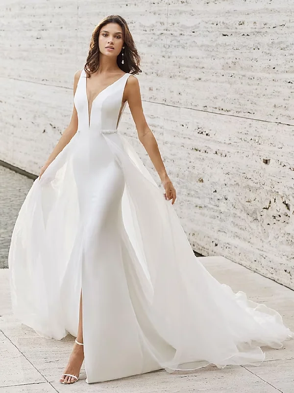 Relaxed Fit Women's Fashion Beach Wedding Dresses Court Train Two Piece Sleeveless V Neck Satin With Pattern