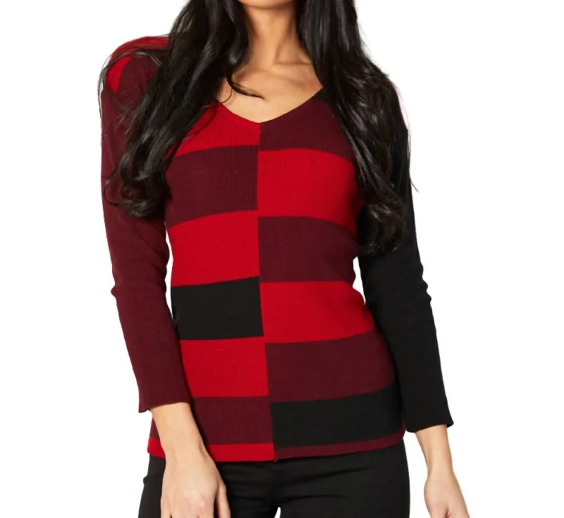 Daily Deals Ribbed V-Neck Sweater In Black/red