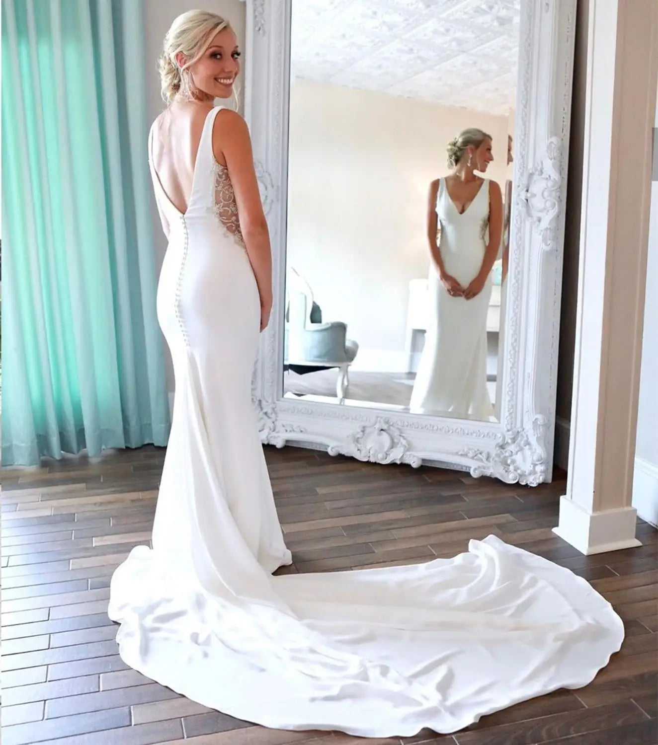 Online Boutiques Affordable Mermaid Wedding Dress Open Back Lace Sleeveless V-Neck Satin Backless Sleeveless Bridal Gowns Plus Size Custom Bride Dress