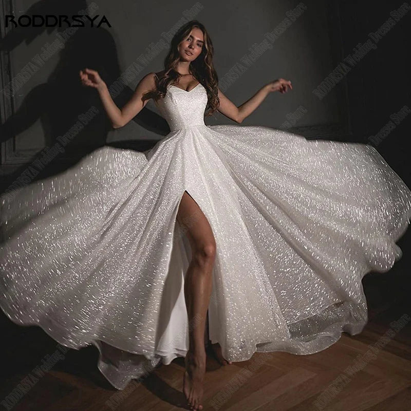 Unique Women's Fashion Pieces Spaghetti Straps V-Neck Sparkling Wedding Dresses Side Split Glitter Bridal Party Gowns Custom Made Hochzeitskleid