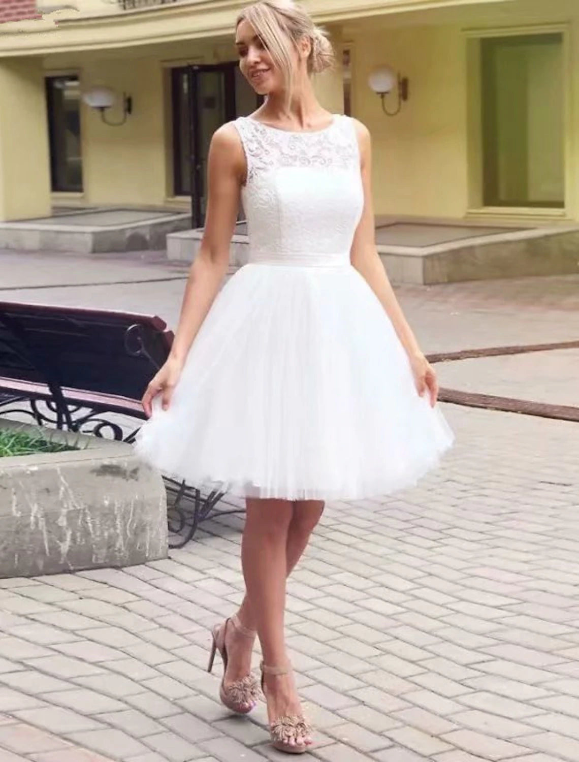 Comfy Women's Outfits for Daily Wear Reception Little White Dresses Wedding Dresses A-Line Scoop Neck Sleeveless Knee Length Lace Bridal Gowns With Appliques Solid Color