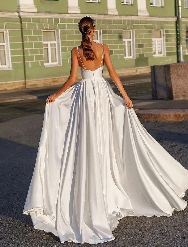 Trendy Casual Outfits Beach Casual Wedding Dresses A-Line Spaghetti Strap Camisole Spaghetti Strap Sweep / Brush Train Satin Bridal Gowns With Ruched