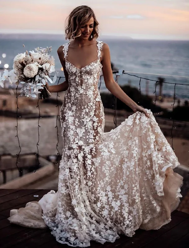 The Epitome Of Modern Women's Fashion Beach Sexy Boho Wedding Dresses Court Train Sheath / Column Sleeveless V Neck Lace With Appliques